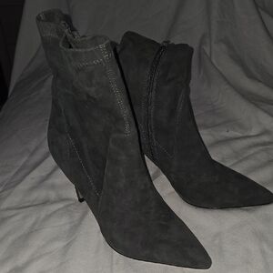 VharWomen's Grey Suede Ankle Boots